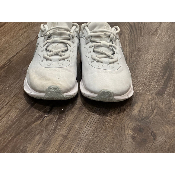 Nike Legend Essential 2 Gray/White/Silver CQ9545-012 Women's Shoes Size 7.5​​​​ - Picture 5 of 8